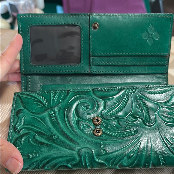 Patricia Nash Green Embossed Wallet - Picture 2 of 5